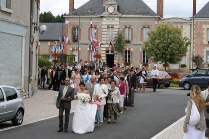 Cortège entre la marie et l'église